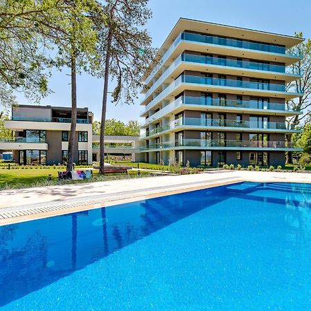Clyde-Premium Lelle Waterfront Private Apartment Балатонлелле Экстерьер фото