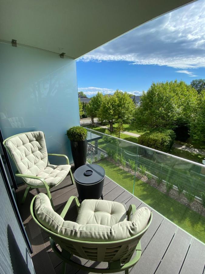 Clyde-Premium Lelle Waterfront Private Apartment Балатонлелле Экстерьер фото