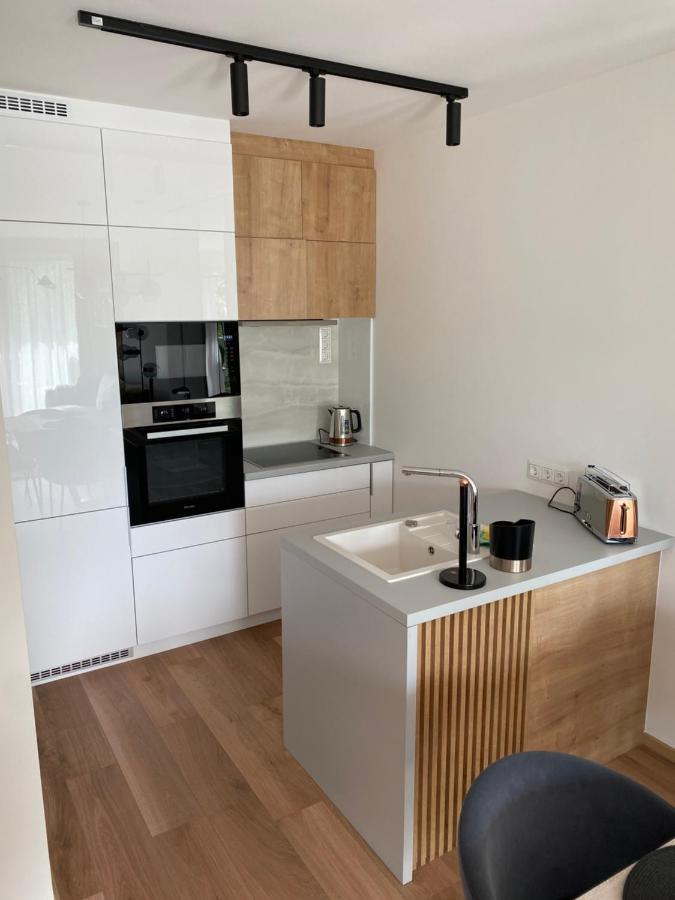 Clyde-Premium Lelle Waterfront Private Apartment Балатонлелле Экстерьер фото